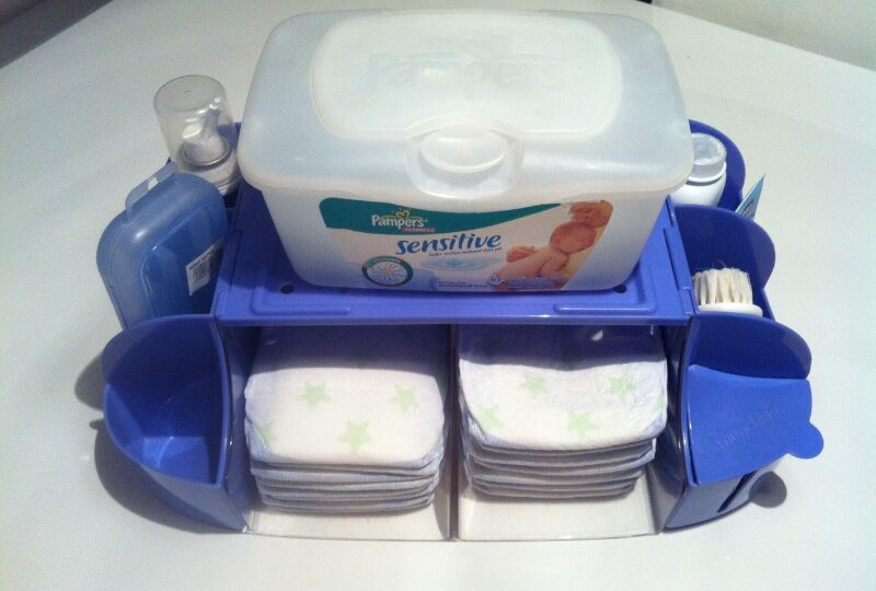 pampers sensitive chusteczki 4x64